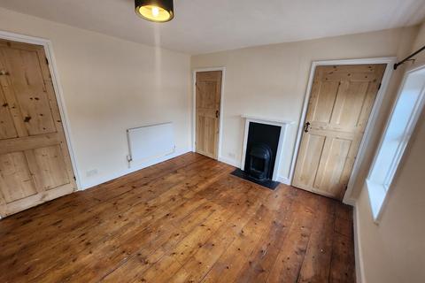 2 bedroom terraced house to rent, Victoria Road - Whole