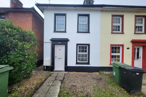 2 bedroom terraced house to rent, Victoria Road - Whole