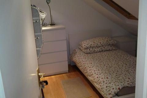 1 bedroom in a house share to rent, Greencourt Avenue, Edgware