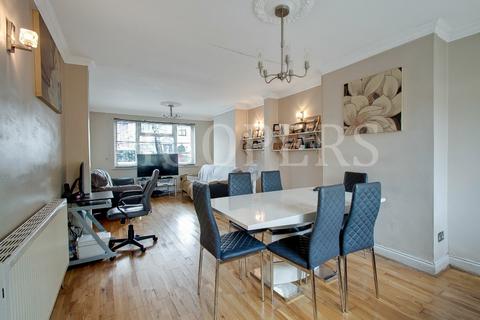 5 bedroom terraced house for sale - Review Road, London, NW2