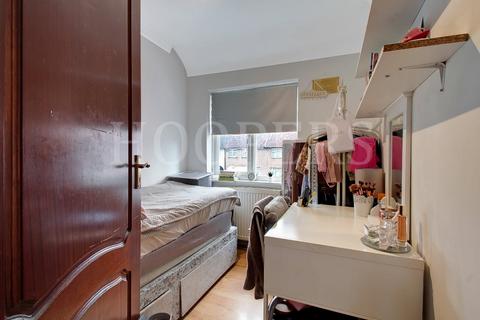 144 Review Road, London, NW2 7BD