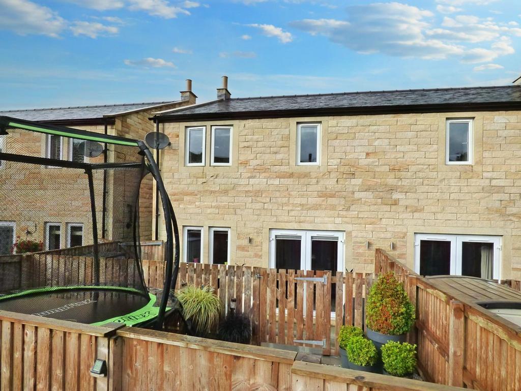Skipton Road, Steeton. 3 bed semidetached house for sale £295,000