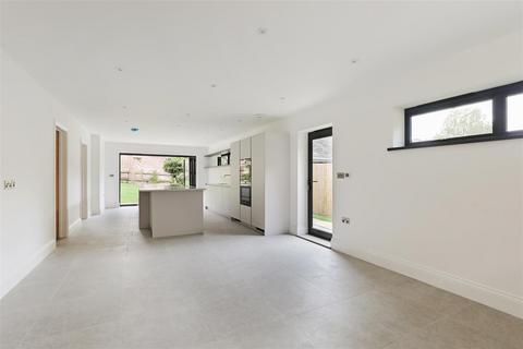4 bedroom detached house for sale, Bath Road, Woodchester, Stroud