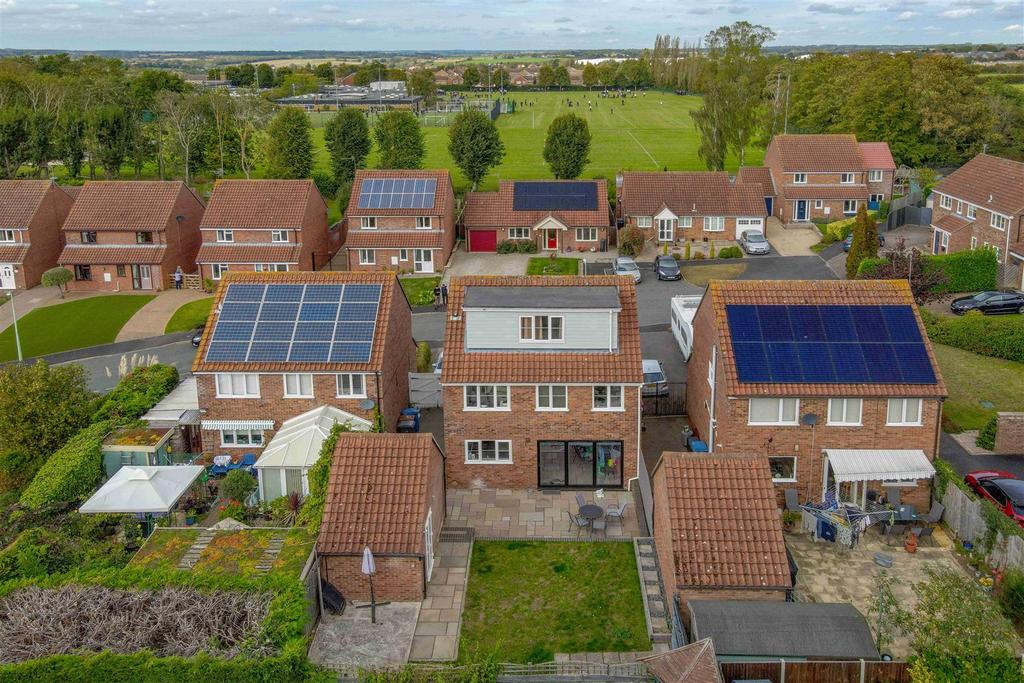 Lister Road, Hadleigh, Ipswich 4 bed detached house £485,000