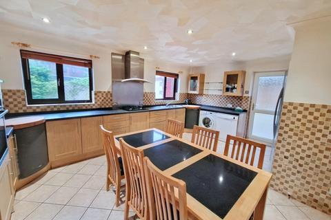 2 bedroom semi-detached bungalow for sale - Eleanor Close, Pencoed, Bridgend