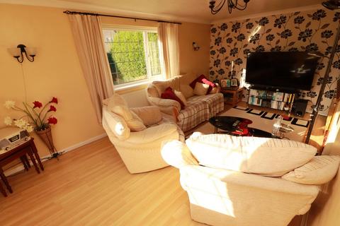 3 bedroom end of terrace house for sale, Cranleigh Court Road, Yate, Bristol, BS37 5DJ
