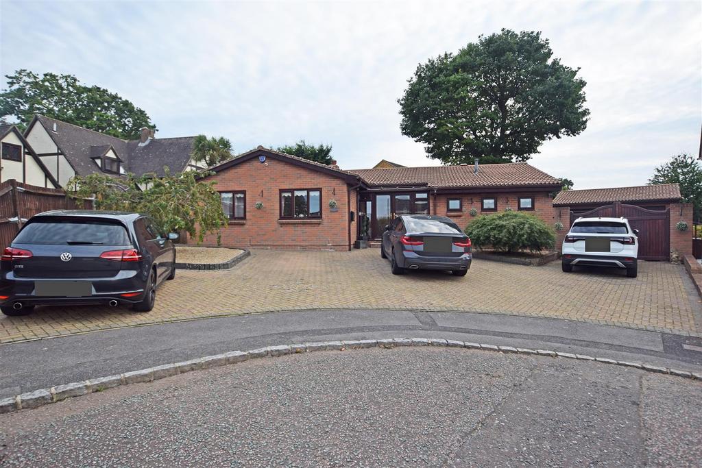 Ryegrass Close, Chatham 4 bed detached bungalow for sale £650,000