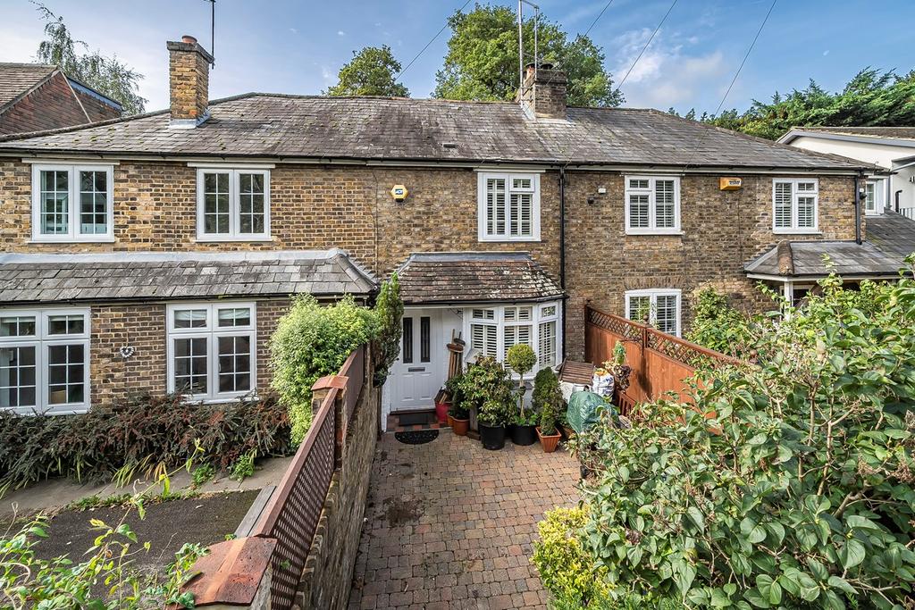 Oxford Road, Gerrards Cross SL9 2 bed terraced house for sale - £425,000