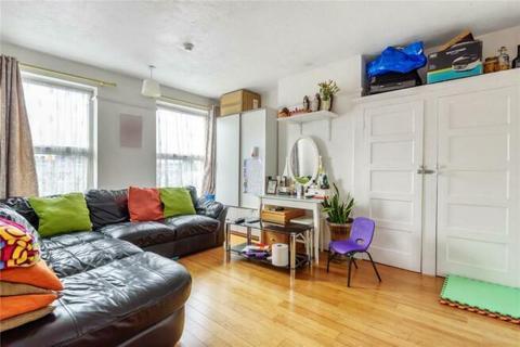 2 bedroom flat for sale - Victoria Road, Ruislip HA4