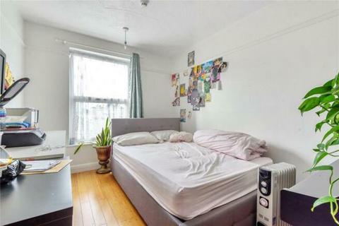 2 bedroom flat for sale, Victoria Road, Ruislip HA4