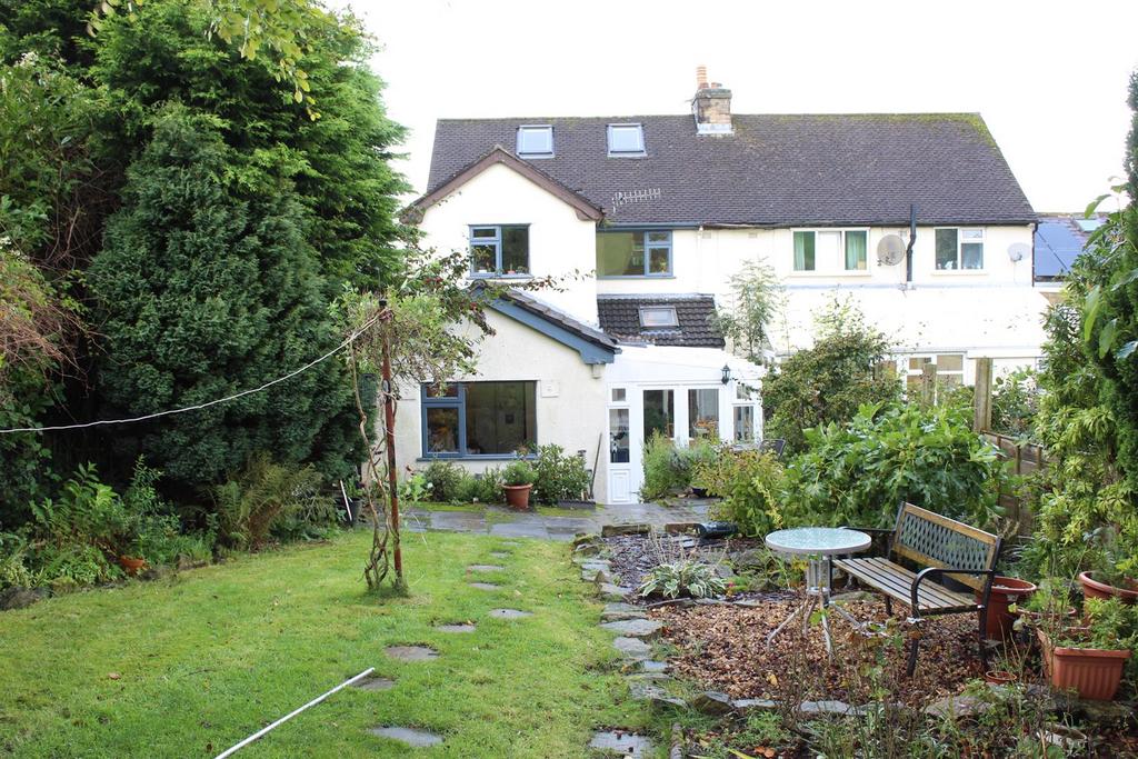 Glossop Road, Charlesworth, Glossop 3 bed semidetached house for sale