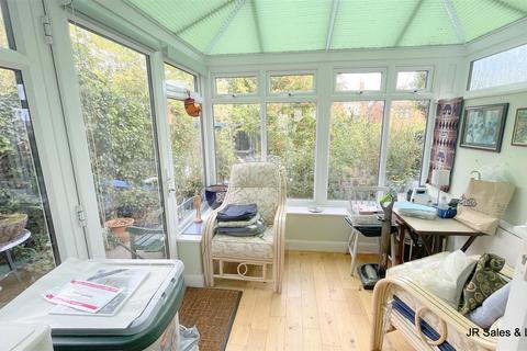 22 Goffs Crescent, Goffs Oak, Waltham Cross, EN7 5JR