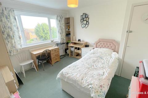 22 Goffs Crescent, Goffs Oak, Waltham Cross, EN7 5JR