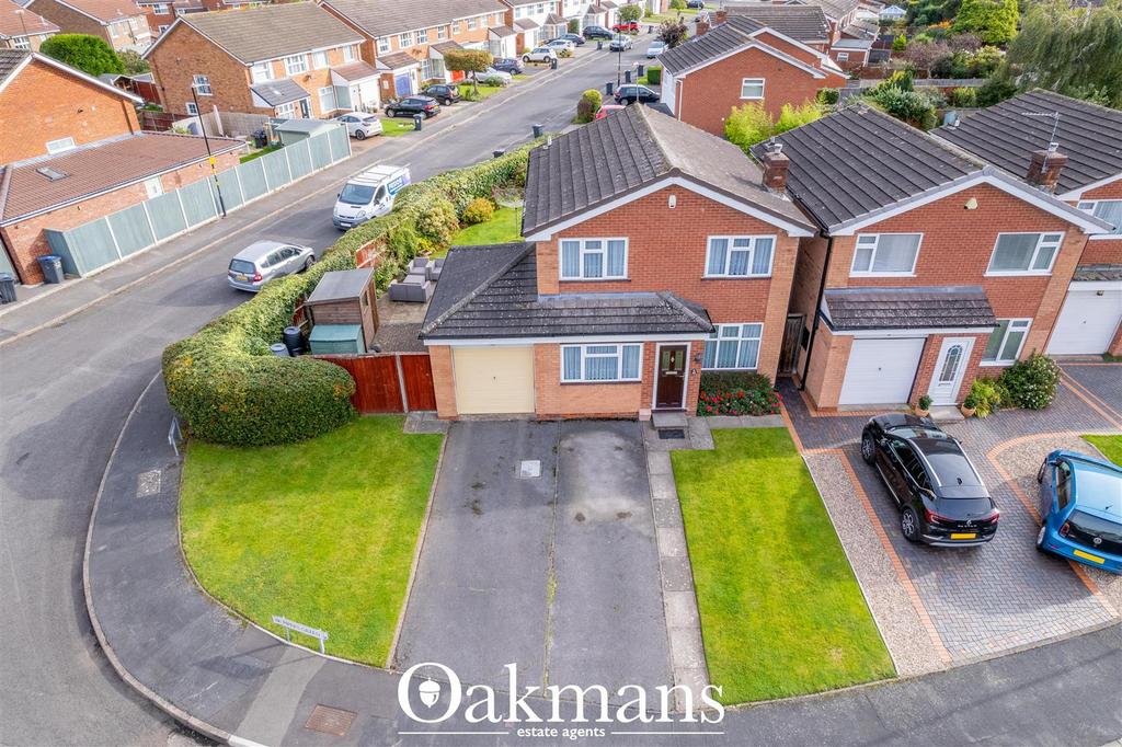 Pipers Green, Birmingham B28 3 bed detached house for sale £380,000