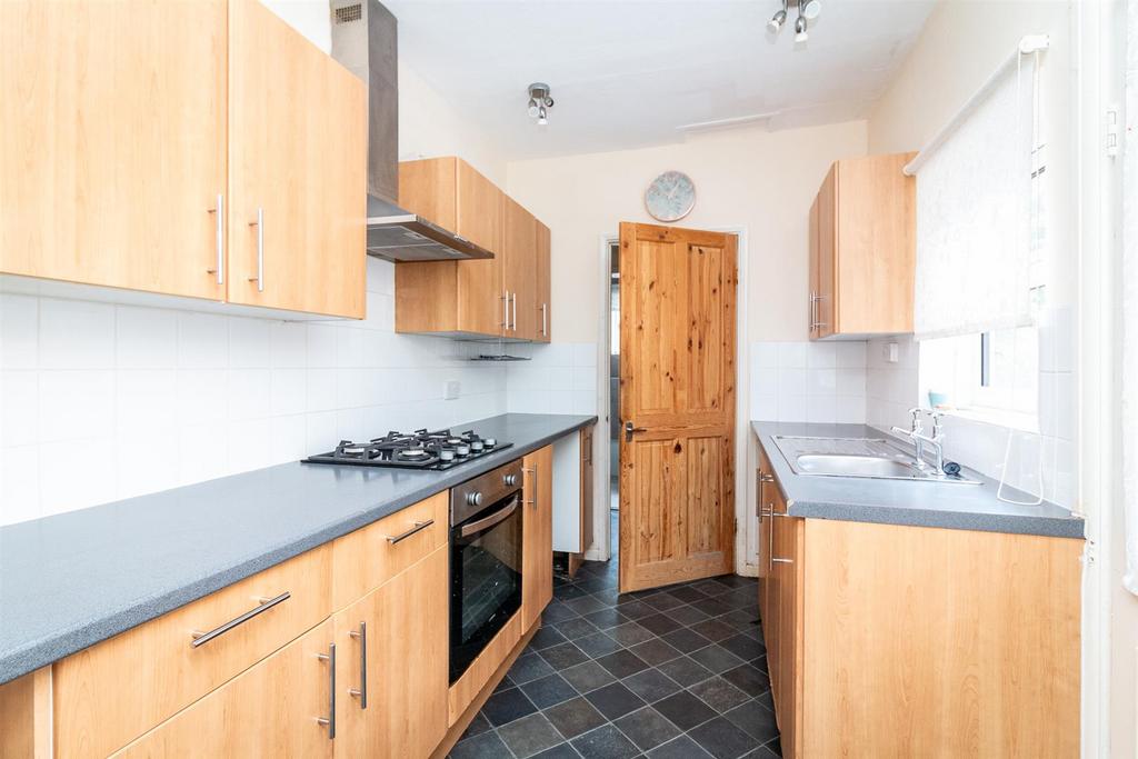 Clifton Road, Ruddington, Nottingham 3 bed terraced house £285,000