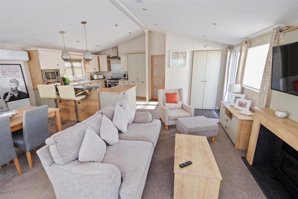Faversham Road, Seasalter, Whitstable 2 bed park home for sale £115,000