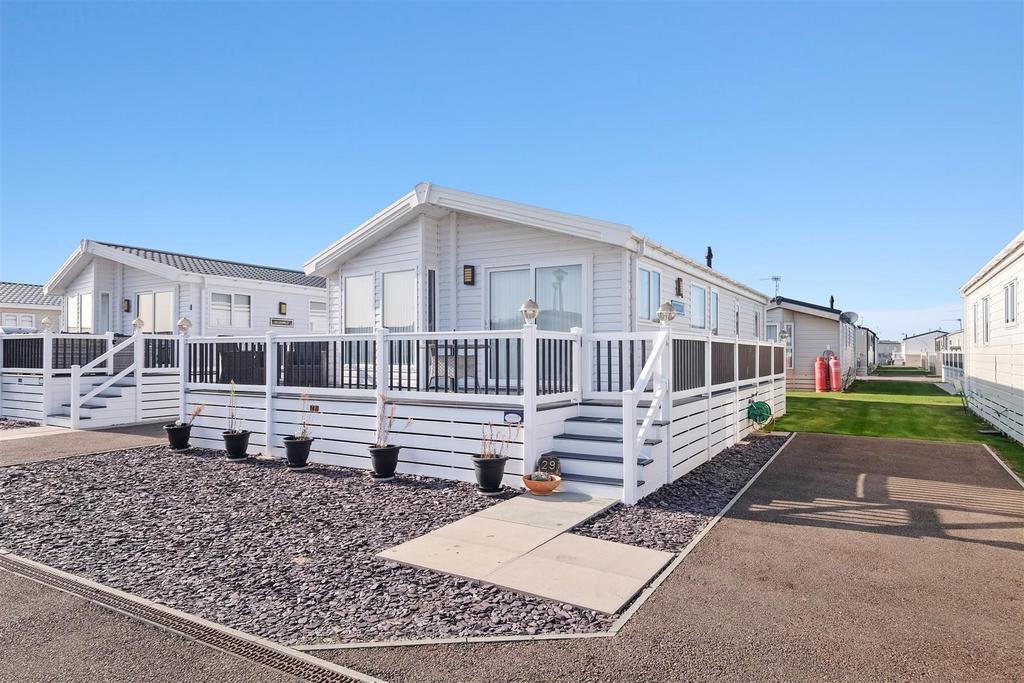 Faversham Road, Seasalter, Whitstable 2 bed park home for sale £105,000
