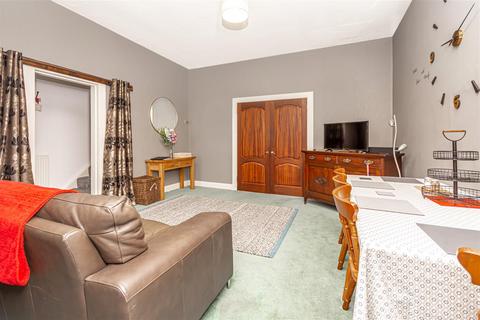 3 bedroom maisonette for sale, West House 67 Victoria Terrace, Dunfermline, KY12 0LT