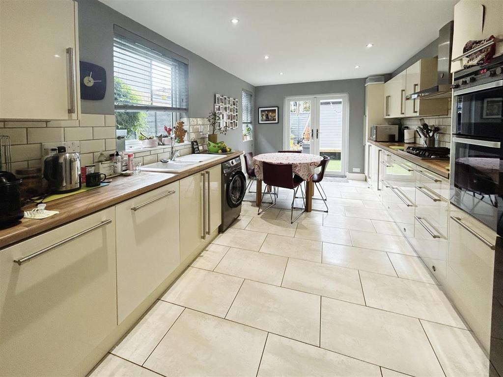 Kitchen/Breakfast Room