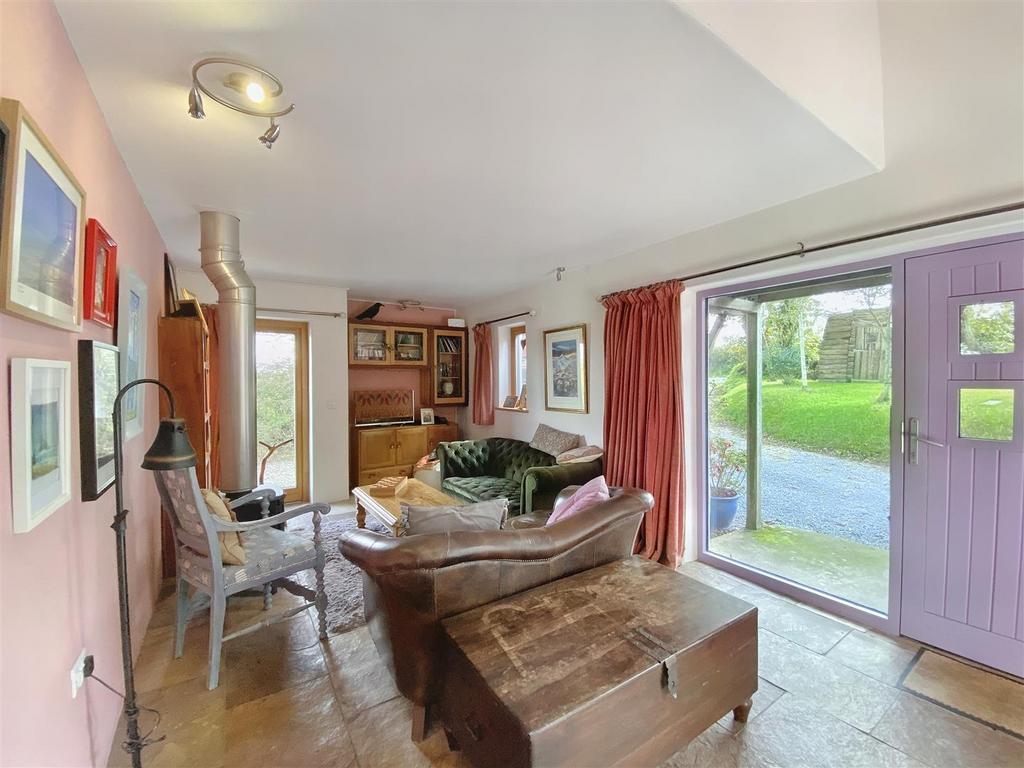 St. Twynnells, Pembroke 4 bed detached house for sale £400,000