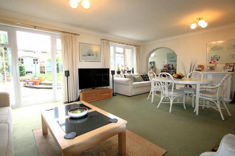 6a Lake Avenue, Bromley, BR1 4EN