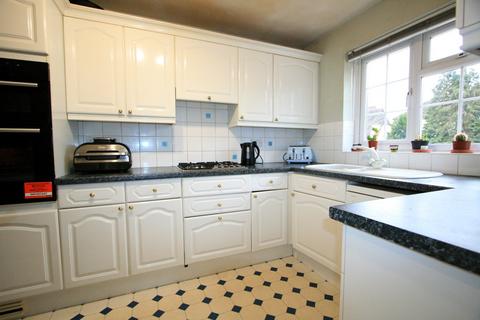 6a Lake Avenue, Bromley, BR1 4EN