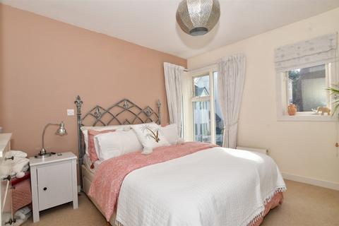 21 Edgar Close, Kings Hill, West Malling, ME19 4JE