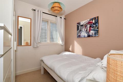 21 Edgar Close, Kings Hill, West Malling, ME19 4JE