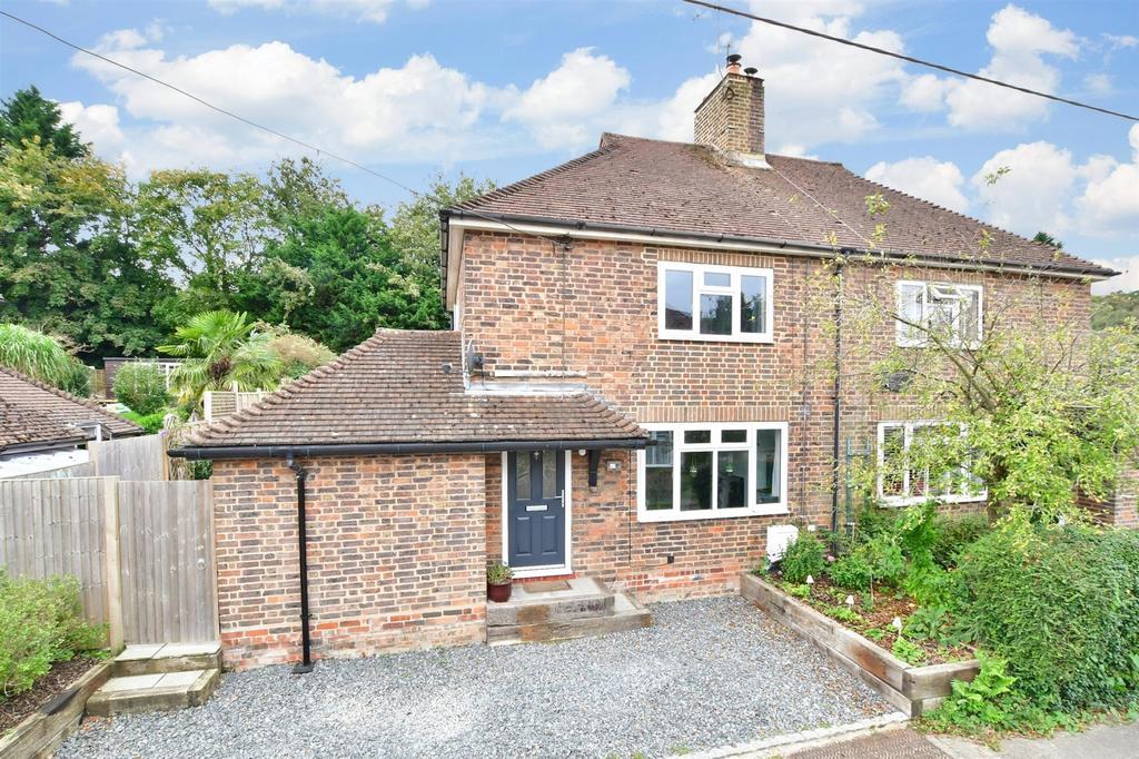 Montpelier Gardens, Washington, West Sussex 3 bed semidetached house