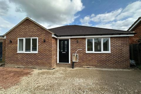 2 bedroom detached bungalow for sale, Fontmell Close, St. Albans, AL3 5HU