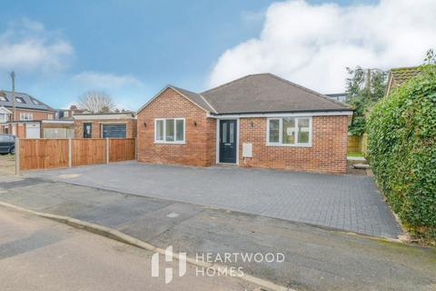 2 bedroom detached bungalow for sale, Fontmell Close, St. Albans, AL3 5HU