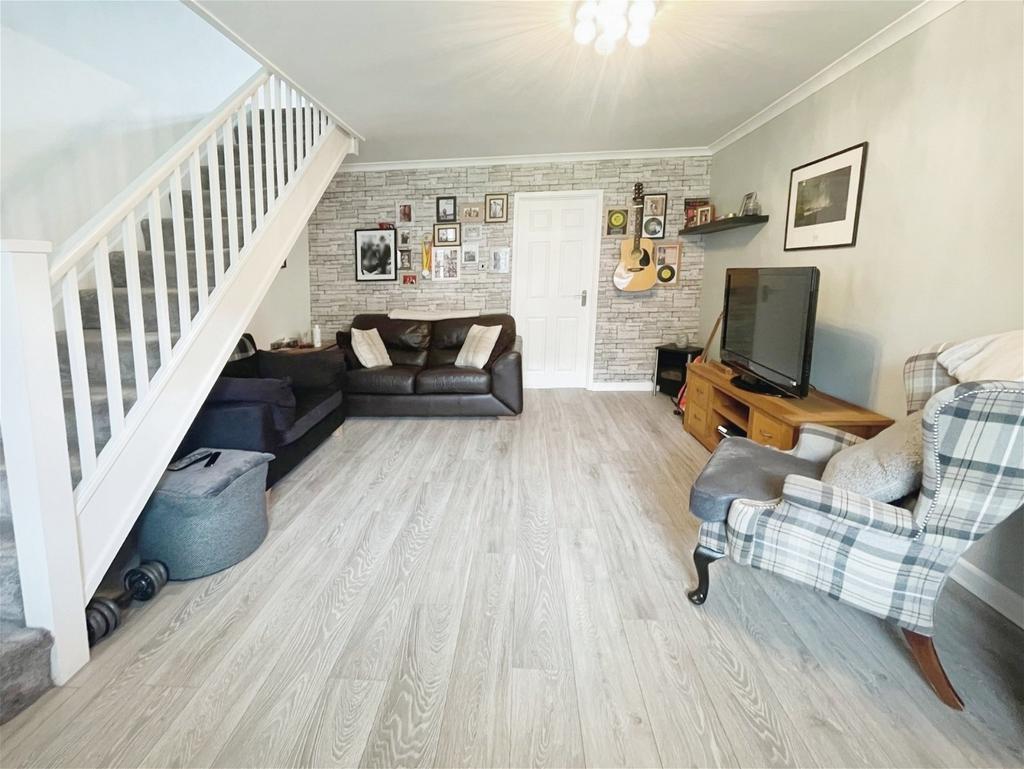 Cae Ffynnon, Energlyn, Caerphilly, CF83 2UT 2 bed semidetached house for sale £200,000