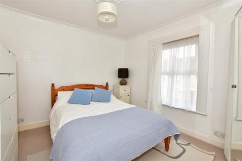 10 Claremont Road, Hornchurch, RM11 1BZ