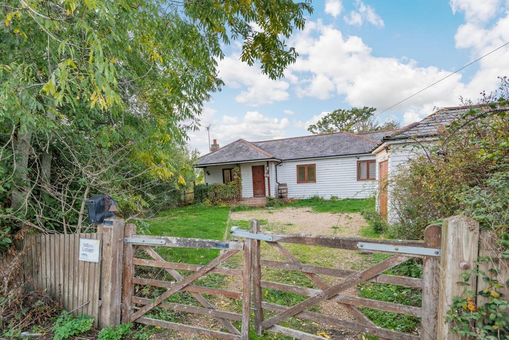Cheeseman's Green Lane, Mersham, Ashford, Kent 3 bed bungalow for sale