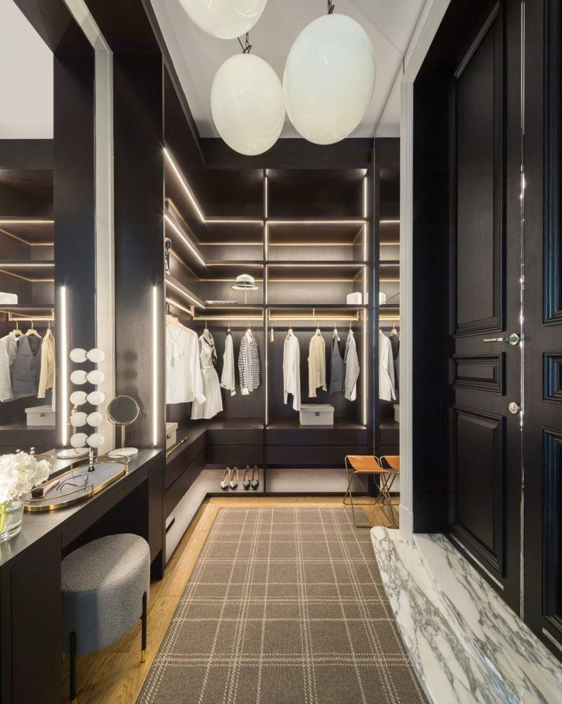 Walk-In Wardrobe