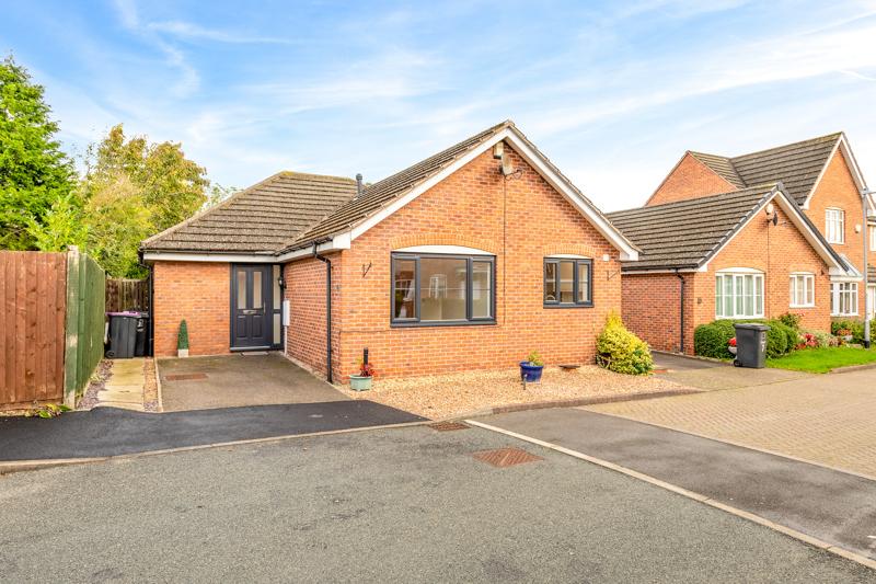 Maple Drive, Sudbrooke, Lincoln, Lincolnshire, LN2 2YE 3 bed detached