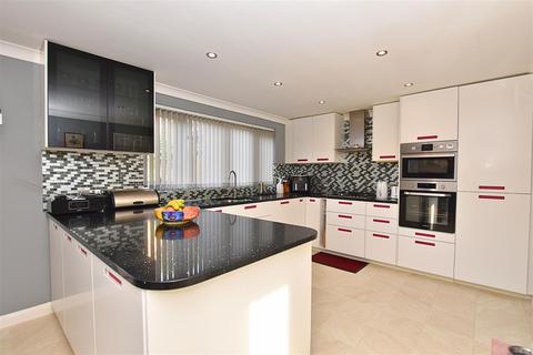4 bedroom detached house for sale, Broughton Road, South Woodham Ferrers, Chelmsford