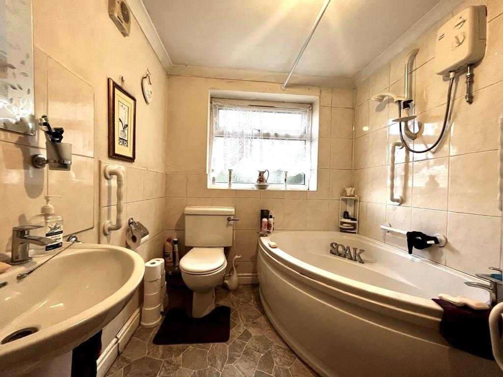 88 CA1357-27 E9-4 FEB-94 B3-369 FEF9 F6406.jpeg