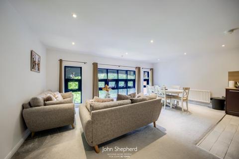 2 bedroom flat for sale, Waterside, Shirley, Solihull, West Midlands, B90