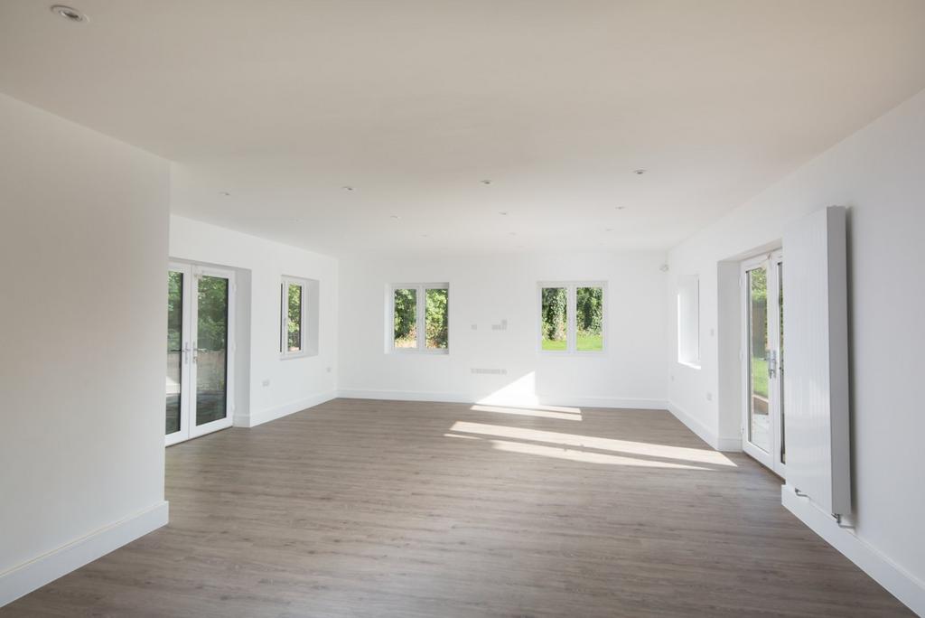 Cholderton Road, Grateley, Andover, Hampshire, SP11 6 bed detached