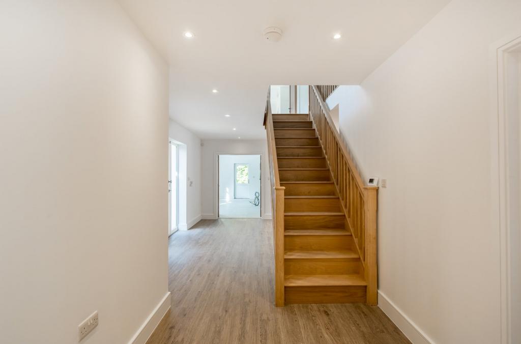 Cholderton Road, Grateley, Andover, Hampshire, SP11 6 bed detached