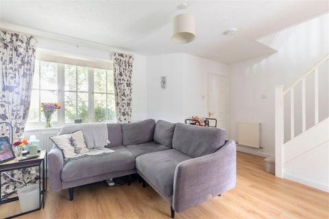 35 Bramble Chase, Bishops Cleeve, Cheltenham, GL52 8WN