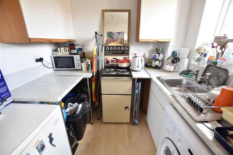 1 bedroom flat for sale, Redford Close, Feltham, TW13
