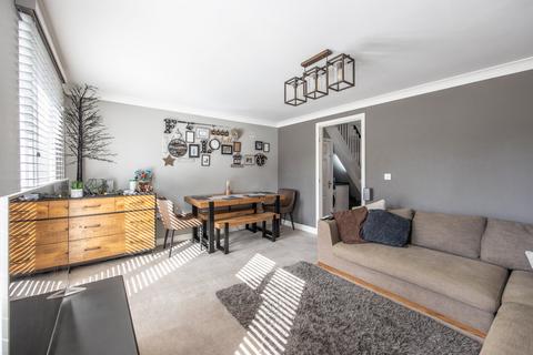 6 Giles Field, Gravesend, DA12 2RA