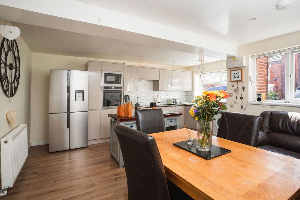 King Street, Pinxton, Nottingham, Nottinghamshire. NG16 6NL 3 bed semidetached house for sale