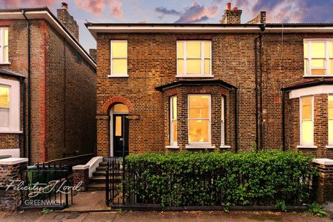 53c Devonshire Drive, London, SE10 8JZ
