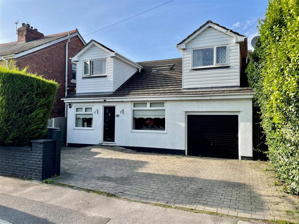 Scarth Hill Lane, Aughton 4 bed detached house for sale £450,000