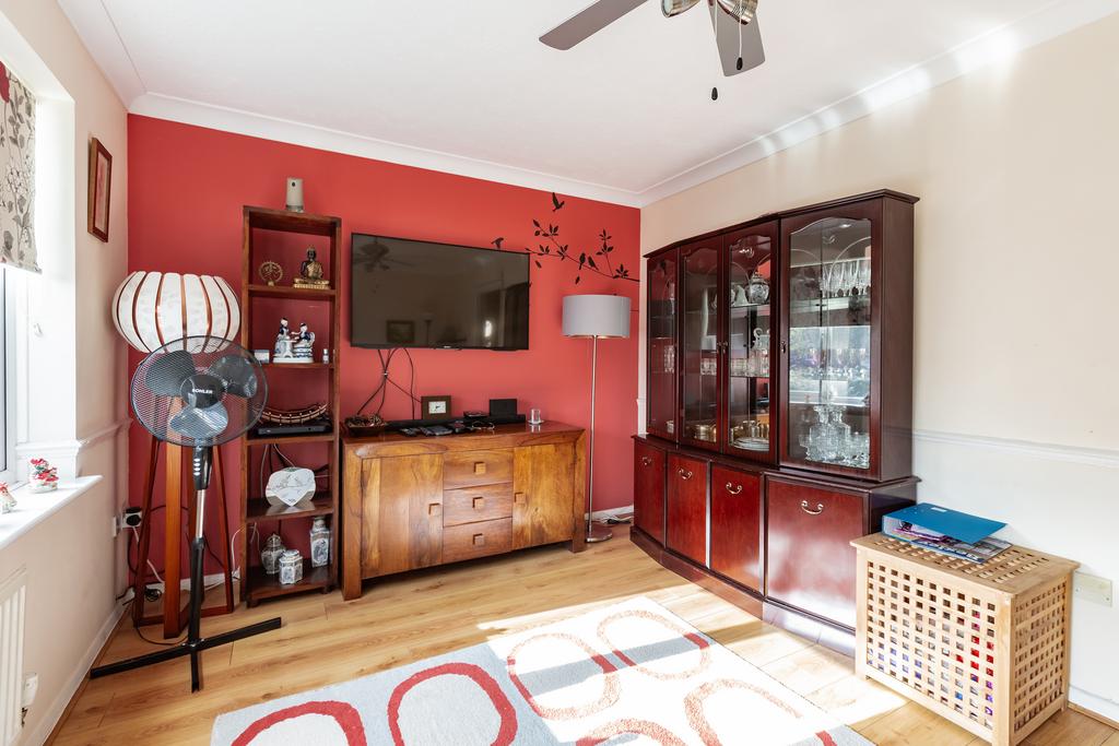 Timothy Close, Bexleyheath DA6 3 bed end of terrace house for sale £