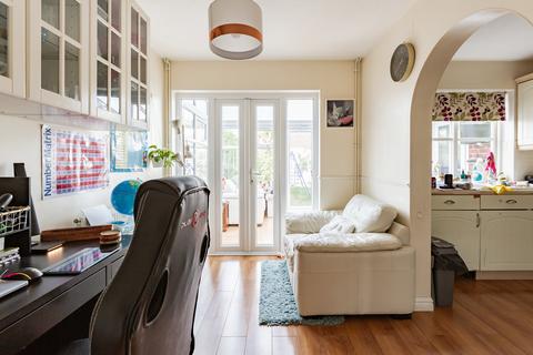 22 Timothy Close, Bexleyheath, DA6 8JB