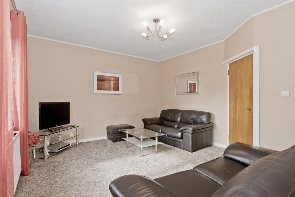 42 Colinton Mains Place, Edinburgh... 4 bed flat £225,000